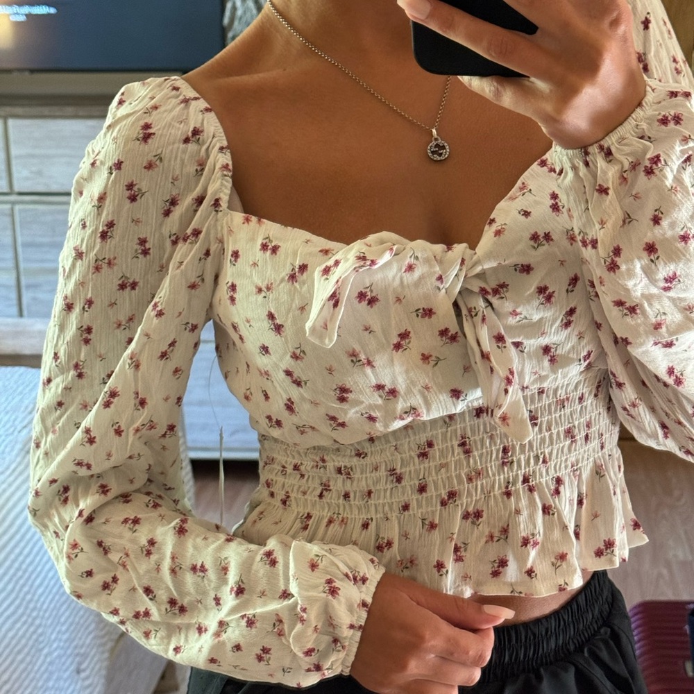 XS Altar’d State Long Sleeve Crop Top